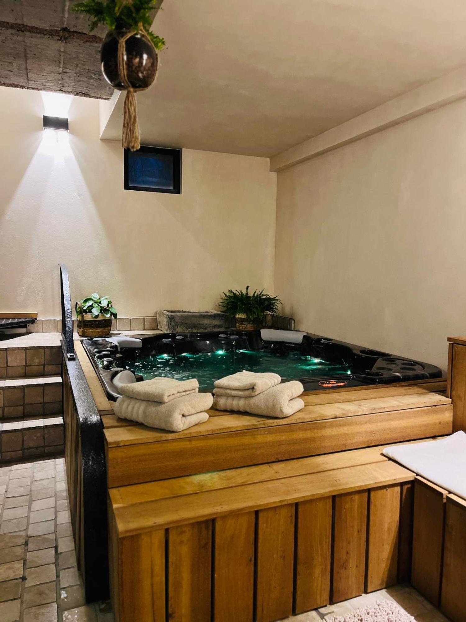 Suite & Spa A La Ferme 1802 Sainghin-en-Mélantois Eksteriør billede